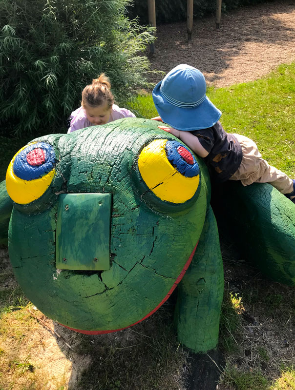 Schönen Sommer! Tageskinder wünschen allen einen schönen Sommer. TiG! Kindertagespflege in Braunschweig Gliesmarode Nicole Appel – Kindertagespflege und Tagesmutter für Braunschweig Gliesmarode, Querum, Riddagshausen, Östliches Ringgebiet, Volkmarode, Bienrode, Waggum, Hondelage, Schuntersiedlung, Kralenriede, Dibbesdorf, Schwarzer Berg, Siegfriedviertel, Nordstadt und Schapen