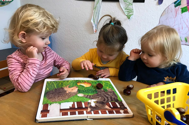 Ki-Ka-Kastanienbasteln! Tageskinder basteln mit Kastanien. TiG! Kindertagespflege in Braunschweig Gliesmarode Nicole Appel – Kindertagespflege und Tagesmutter für Braunschweig Gliesmarode, Querum, Riddagshausen, Östliches Ringgebiet, Volkmarode, Bienrode, Waggum, Hondelage, Schuntersiedlung, Kralenriede, Dibbesdorf, Schwarzer Berg, Siegfriedviertel, Nordstadt und Schapen