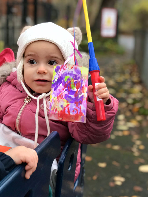 Ich geh mit meiner Laterne …! Tageskinder gehen Laterne. TiG! Kindertagespflege in Braunschweig Gliesmarode Nicole Appel – Kindertagespflege, Krippe und Tagesmutter für Braunschweig Gliesmarode, Querum, Riddagshausen, Östliches Ringgebiet, Volkmarode, Bienrode, Waggum, Hondelage, Schuntersiedlung, Kralenriede, Dibbesdorf, Schwarzer Berg, Siegfriedviertel, Nordstadt und Schapen