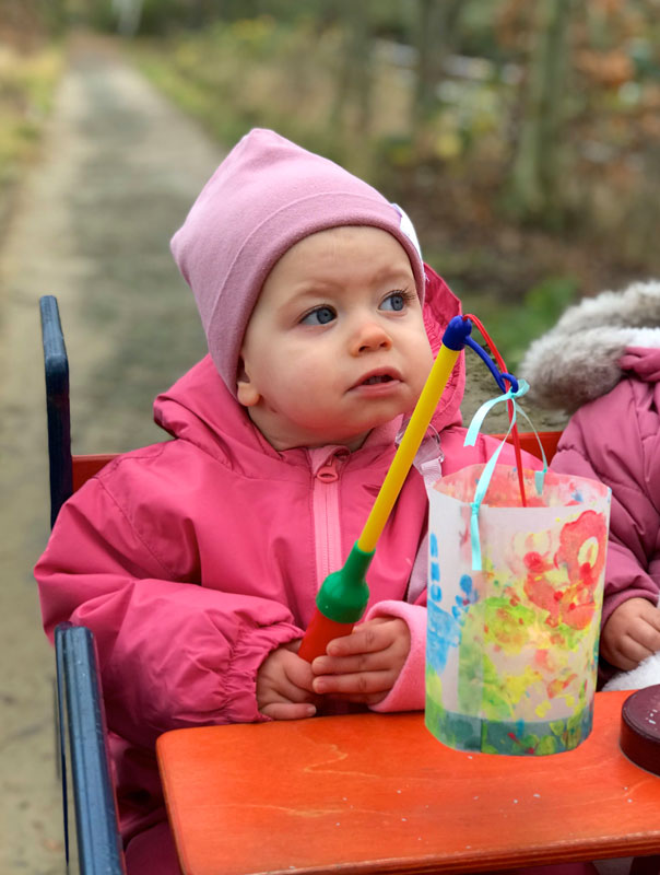 Ich geh mit meiner Laterne …! Tageskinder gehen Laterne. TiG! Kindertagespflege in Braunschweig Gliesmarode Nicole Appel – Kindertagespflege, Krippe und Tagesmutter für Braunschweig Gliesmarode, Querum, Riddagshausen, Östliches Ringgebiet, Volkmarode, Bienrode, Waggum, Hondelage, Schuntersiedlung, Kralenriede, Dibbesdorf, Schwarzer Berg, Siegfriedviertel, Nordstadt und Schapen