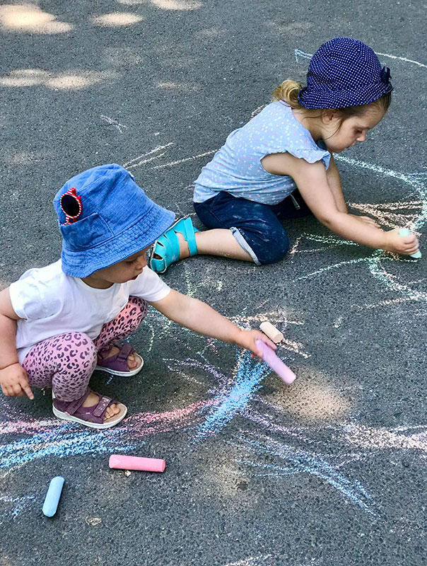 Kleine große Street Art! Tageskinder machen Straßenkunst. 