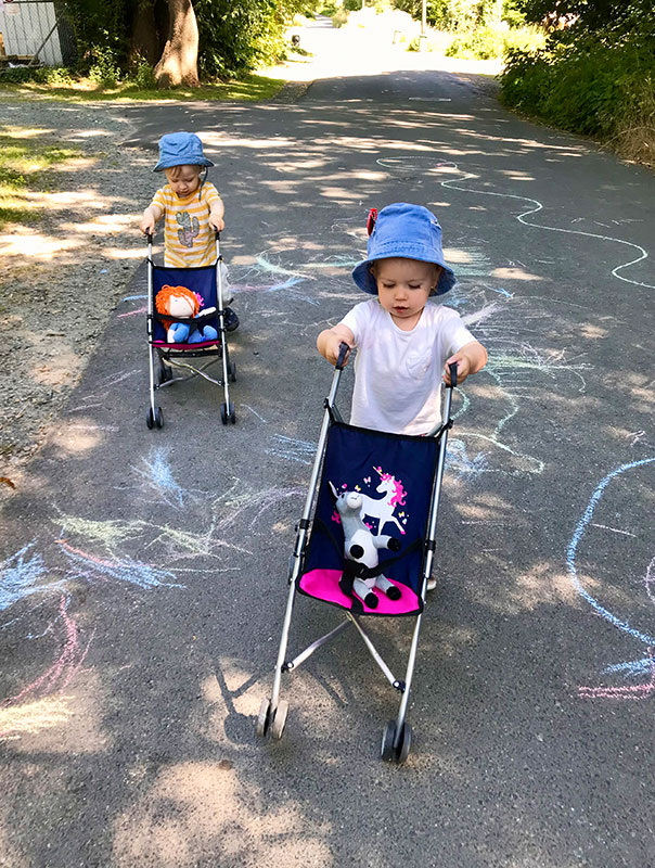 Kleine große Street Art! Tageskinder machen Straßenkunst.