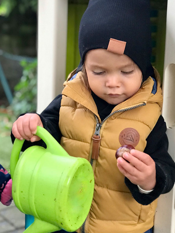 Ki-Ka-Kastaniensammeln! Tageskinder sammeln Kastanien. TiG! Kindertagespflege in Braunschweig Nicole Appel – Tagespflege, Krippe und Tagesmutter für Braunschweig Gliesmarode, Querum, Riddagshausen, Östliches Ringgebiet, Volkmarode, Bienrode, Waggum, Hondelage, Schuntersiedlung, Kralenriede, Dibbesdorf, Schwarzer Berg, Siegfriedviertel, Nordstadt und Schapen