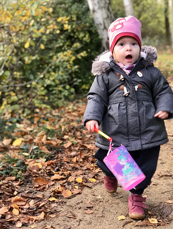 Laterne? Gehen! Die TiG! Tageskinder gehen Laterne. TiG! Kindertagespflege in Braunschweig Nicole Appel – Tagespflege, Krippe und Tagesmutter für Braunschweig Gliesmarode, Querum, Riddagshausen, Östliches Ringgebiet, Volkmarode, Bienrode, Waggum, Hondelage, Schuntersiedlung, Kralenriede, Dibbesdorf, Schwarzer Berg, Siegfriedviertel, Nordstadt und Schapen