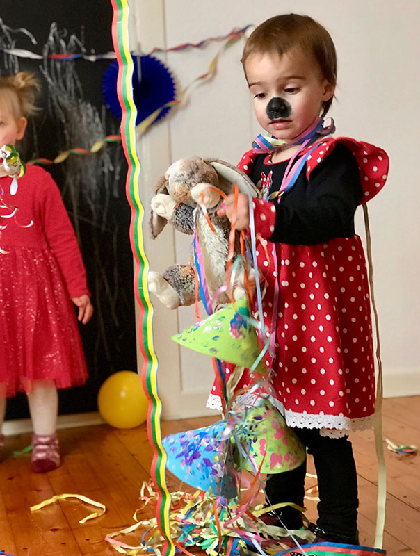 Tageskinder Helau! Die TiG! Tageskinder feiern Fasching am Rosenmontag. TiG! Kindertagespflege in Braunschweig Nicole Appel – Kindertagespflege, Krippe und Tagesmutter für Braunschweig Gliesmarode, Querum, Riddagshausen, Östliches Ringgebiet, Volkmarode, Bienrode, Waggum, Hondelage, Schuntersiedlung, Kralenriede, Dibbesdorf, Schwarzer Berg, Siegfriedviertel, Nordstadt und Schapen