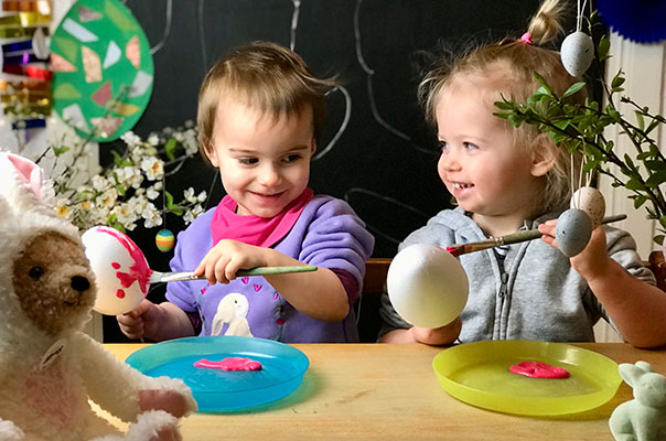 Tolle Ostereier! Die TiG! Tageskinder bemalen Ostereier. TiG! Kindertagespflege in Braunschweig Nicole Appel – Kindertagespflege, Krippe und Tagesmutter für Braunschweig Gliesmarode, Querum, Riddagshausen, Östliches Ringgebiet, Volkmarode, Bienrode, Waggum, Hondelage, Schuntersiedlung, Kralenriede, Dibbesdorf, Schwarzer Berg, Siegfriedviertel, Nordstadt und Schapen