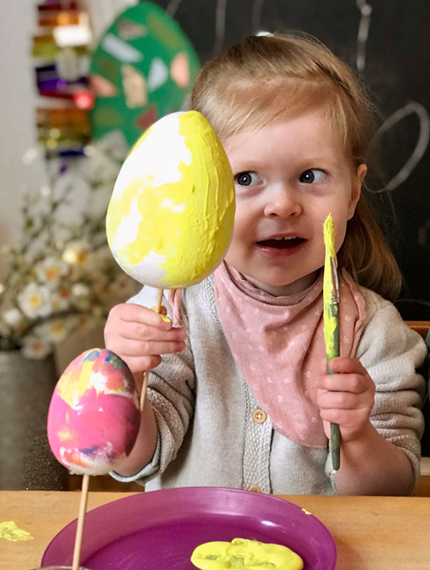 Tolle Ostereier! Die TiG! Tageskinder bemalen Ostereier. TiG! Kindertagespflege in Braunschweig Nicole Appel – Kindertagespflege, Krippe und Tagesmutter für Braunschweig Gliesmarode, Querum, Riddagshausen, Östliches Ringgebiet, Volkmarode, Bienrode, Waggum, Hondelage, Schuntersiedlung, Kralenriede, Dibbesdorf, Schwarzer Berg, Siegfriedviertel, Nordstadt und Schapen