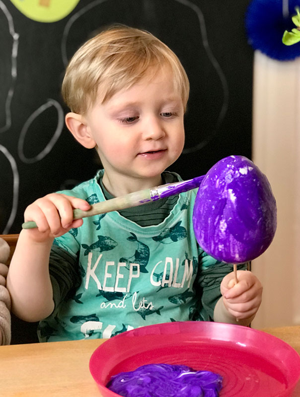 Tolle Ostereier! Die TiG! Tageskinder bemalen Ostereier. TiG! Kindertagespflege in Braunschweig Nicole Appel – Kindertagespflege, Krippe und Tagesmutter für Braunschweig Gliesmarode, Querum, Riddagshausen, Östliches Ringgebiet, Volkmarode, Bienrode, Waggum, Hondelage, Schuntersiedlung, Kralenriede, Dibbesdorf, Schwarzer Berg, Siegfriedviertel, Nordstadt und Schapen