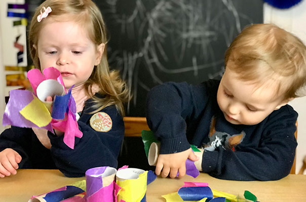 So fern? So nah! Die Tig! Tageskinder basteln Ferngläser. TiG! Kindertagespflege in Braunschweig Nicole Appel – Kindertagespflege, Krippe und Tagesmutter für Braunschweig Gliesmarode, Querum, Riddagshausen, Östliches Ringgebiet, Volkmarode, Bienrode, Waggum, Hondelage, Schuntersiedlung, Kralenriede, Dibbesdorf, Schwarzer Berg, Siegfriedviertel, Nordstadt und Schapen