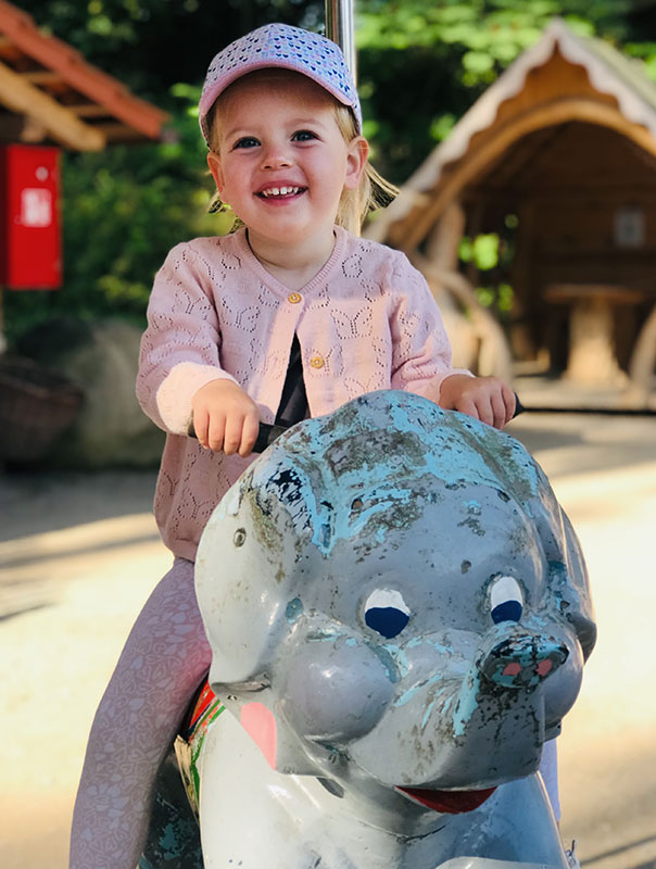 Oho – wir gehen in den Zoo!! Die TiG! Tageskinder sind heute im Tierpark Essehof unterwegs. TiG! Kindertagespflege in Braunschweig Nicole Appel – Kindertagespflege, Krippe und Tagesmutter für Braunschweig Gliesmarode, Querum, Riddagshausen, Östliches Ringgebiet, Volkmarode, Bienrode, Waggum, Hondelage, Schuntersiedlung, Kralenriede, Dibbesdorf, Schwarzer Berg, Siegfriedviertel, Nordstadt und Schapen