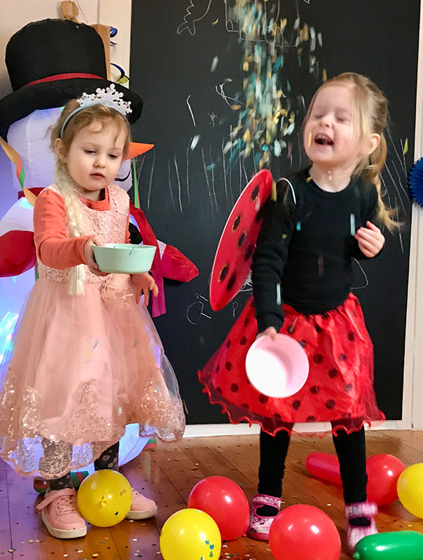 Wir TiG! Tageskinder feiern Karneval am Rosenmontag. TiG! Kindertagespflege in Braunschweig Nicole Appel – Kindertagespflege, Krippe und Tagesmutter für Braunschweig Gliesmarode, Querum, Riddagshausen, Östliches Ringgebiet, Volkmarode, Bienrode, Waggum, Hondelage, Schuntersiedlung, Kralenriede, Dibbesdorf, Schwarzer Berg, Siegfriedviertel, Nordstadt und Schapen