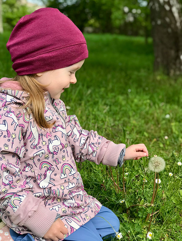 Pusteblumen und Seifenblasen! Wir TiG! Tageskinder pusten Pusteblumen und Seifenblasen, bis wir aus der Puste sind. TiG! Kindertagespflege in Braunschweig Nicole Appel – Kindertagespflege, Krippe und Tagesmutter für Braunschweig Gliesmarode, Querum, Riddagshausen, Östliches Ringgebiet, Volkmarode, Bienrode, Waggum, Hondelage, Schuntersiedlung, Kralenriede, Dibbesdorf, Schwarzer Berg, Siegfriedviertel, Nordstadt und Schapen