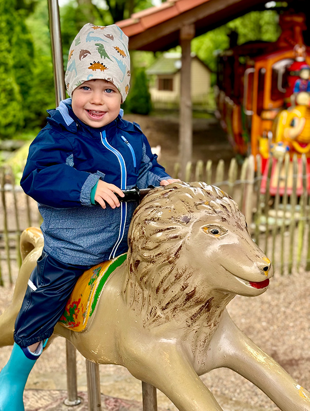 Wir sind im Tierpark Essehof! Wir TiG! Tageskinder sind im Tierpark unterwegs und sehen ganz viele Tiere. TiG! Kindertagespflege in Braunschweig Nicole Appel – Kindertagespflege, Krippe und Tagesmutter für Braunschweig Gliesmarode, Querum, Riddagshausen, Östliches Ringgebiet, Volkmarode, Bienrode, Waggum, Hondelage, Schuntersiedlung, Kralenriede, Dibbesdorf, Schwarzer Berg, Siegfriedviertel, Nordstadt und Schapen