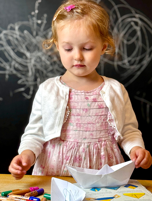 Wasser, Schiffe, Sonnenschein! Wir TiG! Tageskinder basteln und plantschen auf unsere Spielterrasse. TiG! Kindertagespflege in Braunschweig Nicole Appel – Kindertagespflege, Krippe und Tagesmutter für Braunschweig Gliesmarode, Querum, Riddagshausen, Östliches Ringgebiet, Volkmarode, Bienrode, Waggum, Hondelage, Schuntersiedlung, Kralenriede, Dibbesdorf, Schwarzer Berg, Siegfriedviertel, Nordstadt und Schapen