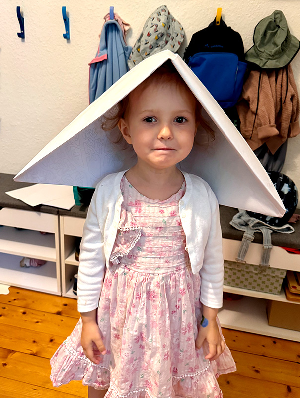 Wasser, Schiffe, Sonnenschein! Wir TiG! Tageskinder basteln und plantschen auf unsere Spielterrasse. TiG! Kindertagespflege in Braunschweig Nicole Appel – Kindertagespflege, Krippe und Tagesmutter für Braunschweig Gliesmarode, Querum, Riddagshausen, Östliches Ringgebiet, Volkmarode, Bienrode, Waggum, Hondelage, Schuntersiedlung, Kralenriede, Dibbesdorf, Schwarzer Berg, Siegfriedviertel, Nordstadt und Schapen