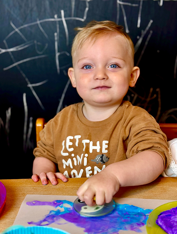 Wir Tageskinder künstlern unsere Laternen bunt. TiG! Kindertagespflege in Braunschweig Nicole Appel – Kindertagespflege, Krippe und Tagesmutter für Braunschweig Gliesmarode, Querum, Riddagshausen, Östliches Ringgebiet, Volkmarode, Bienrode, Waggum, Hondelage, Schuntersiedlung, Kralenriede, Dibbesdorf, Schwarzer Berg, Siegfriedviertel, Nordstadt und Schapen