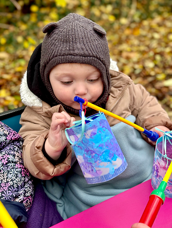 Ich geh’ mit meiner Laterne! Wir Tageskinder sind leuchtend unterwegs. TiG! Kindertagespflege in Braunschweig Nicole Appel – Kindertagespflege, Krippe und Tagesmutter für Braunschweig Gliesmarode, Querum, Riddagshausen, Östliches Ringgebiet, Volkmarode, Bienrode, Waggum, Hondelage, Schuntersiedlung, Kralenriede, Dibbesdorf, Schwarzer Berg, Siegfriedviertel, Nordstadt und Schapen
