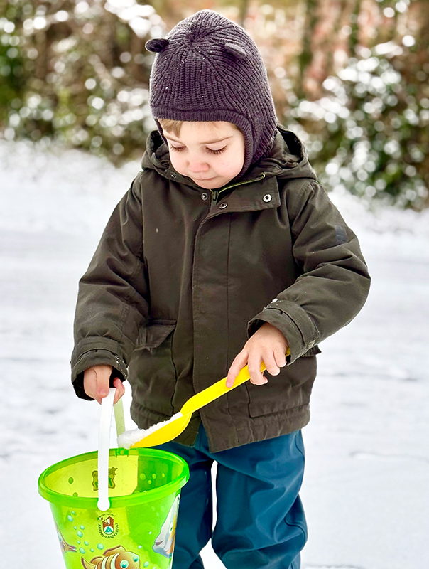 Es schneit! Wir Tageskinder sind draußen und drinnen im und mit Schnee unterwegs TiG! Kindertagespflege in Braunschweig Nicole Appel – Kindertagespflege, Krippe und Tagesmutter für Braunschweig Gliesmarode, Querum, Riddagshausen, Östliches Ringgebiet, Volkmarode, Bienrode, Waggum, Hondelage, Schuntersiedlung, Kralenriede, Dibbesdorf, Schwarzer Berg, Siegfriedviertel, Nordstadt und Schapen