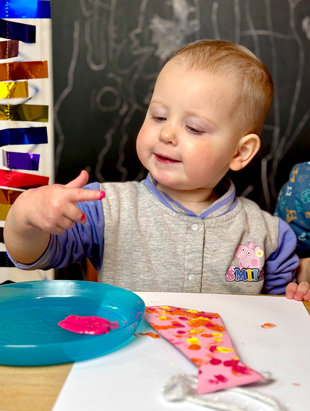 Fertig für Fasching! Wir Tageskinder bereiten uns auf unsere Faschingsparty vor. TiG! Kindertagespflege in Braunschweig Nicole Appel – Kindertagespflege, Krippe und Tagesmutter für Braunschweig Gliesmarode, Querum, Riddagshausen, Östliches Ringgebiet, Volkmarode, Bienrode, Waggum, Hondelage, Schuntersiedlung, Kralenriede, Dibbesdorf, Schwarzer Berg, Siegfriedviertel, Nordstadt und Schapen