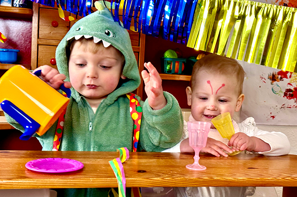 Wir feiern Fasching! Wir Tageskinder tanzen und lachen und machen Party! TiG! Kindertagespflege in Braunschweig Nicole Appel – Kindertagespflege, Krippe und Tagesmutter für Braunschweig Gliesmarode, Querum, Riddagshausen, Östliches Ringgebiet, Volkmarode, Bienrode, Waggum, Hondelage, Schuntersiedlung, Kralenriede, Dibbesdorf, Schwarzer Berg, Siegfriedviertel, Nordstadt und Schapen