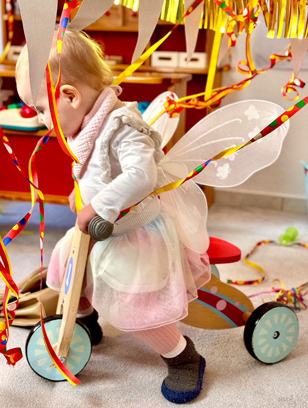 Wir Tageskinder tanzen und lachen und machen eine Karnevalsparty! TiG! Kindertagespflege in Braunschweig Nicole Appel – Kindertagespflege, Krippe und Tagesmutter für Braunschweig Gliesmarode, Querum, Riddagshausen, Östliches Ringgebiet, Volkmarode, Bienrode, Waggum, Hondelage, Schuntersiedlung, Kralenriede, Dibbesdorf, Schwarzer Berg, Siegfriedviertel, Nordstadt und Schapen