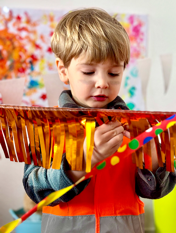 Wir feiern Fasching! Wir Tageskinder tanzen und lachen und machen Party! TiG! Kindertagespflege in Braunschweig Nicole Appel – Kindertagespflege, Krippe und Tagesmutter für Braunschweig Gliesmarode, Querum, Riddagshausen, Östliches Ringgebiet, Volkmarode, Bienrode, Waggum, Hondelage, Schuntersiedlung, Kralenriede, Dibbesdorf, Schwarzer Berg, Siegfriedviertel, Nordstadt und Schapen