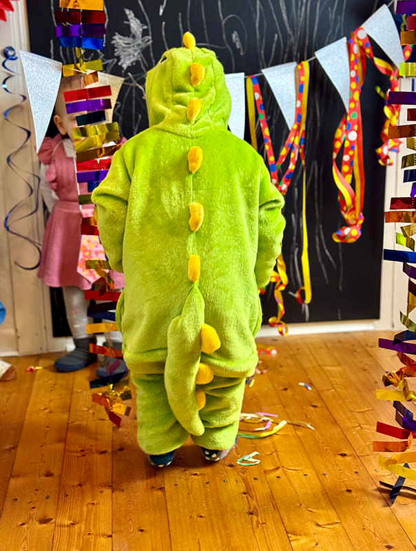 Wir feiern Fasching! Wir Tageskinder tanzen und lachen und machen Party! TiG! Kindertagespflege in Braunschweig Nicole Appel – Kindertagespflege, Krippe und Tagesmutter für Braunschweig Gliesmarode, Querum, Riddagshausen, Östliches Ringgebiet, Volkmarode, Bienrode, Waggum, Hondelage, Schuntersiedlung, Kralenriede, Dibbesdorf, Schwarzer Berg, Siegfriedviertel, Nordstadt und Schapen