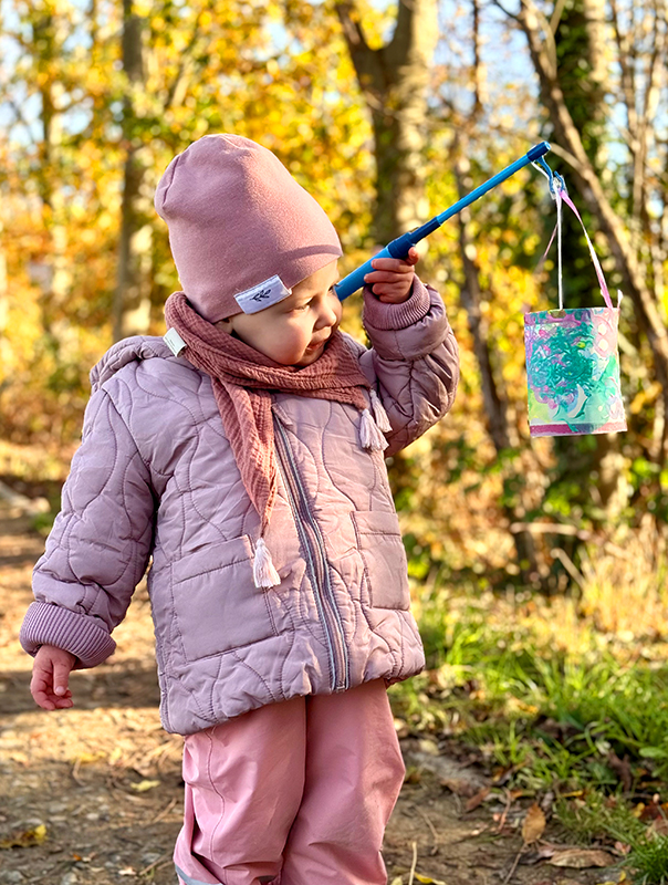 Wir gehen Laterne! Ahoi TiG! Kindertagespflege Braunschweig Gliesmarode – Krippe, Tagesmutter Nicole Appel Wir gehen Laterne! Ahoi TiG! Kindertagespflege in Braunschweig Nicole Appel – Kindertagespflege, Krippe und Tagesmutter für Braunschweig Gliesmarode, Querum, Riddagshausen, Östliches Ringgebiet, Volkmarode, Bienrode, Waggum, Hondelage, Schuntersiedlung, Kralenriede, Dibbesdorf, Schwarzer Berg, Siegfriedviertel, Nordstadt und Schapen