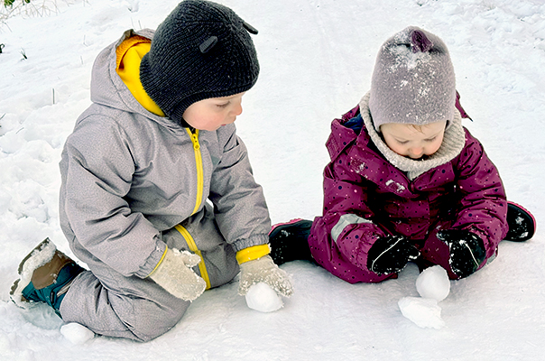 Bei Ahoi TiG! bauen wir Tageskinder heute Schneemänner! Kindertagespflege in Braunschweig Nicole Appel – Kindertagespflege, Krippe und Tagesmutter für Braunschweig Gliesmarode, Querum, Riddagshausen, Östliches Ringgebiet, Volkmarode, Bienrode, Waggum, Hondelage, Schuntersiedlung, Kralenriede, Dibbesdorf, Schwarzer Berg, Siegfriedviertel, Nordstadt und Schapen