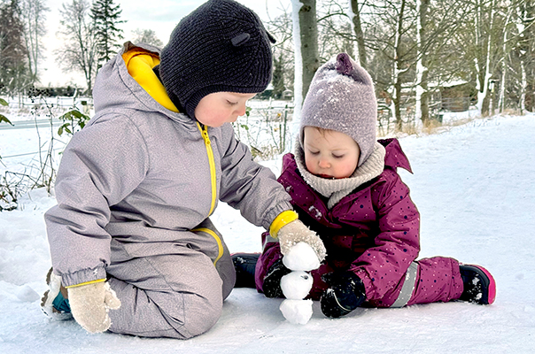 Bei Ahoi TiG! bauen wir Tageskinder heute Schneemänner! Kindertagespflege in Braunschweig Nicole Appel – Kindertagespflege, Krippe und Tagesmutter für Braunschweig Gliesmarode, Querum, Riddagshausen, Östliches Ringgebiet, Volkmarode, Bienrode, Waggum, Hondelage, Schuntersiedlung, Kralenriede, Dibbesdorf, Schwarzer Berg, Siegfriedviertel, Nordstadt und Schapen