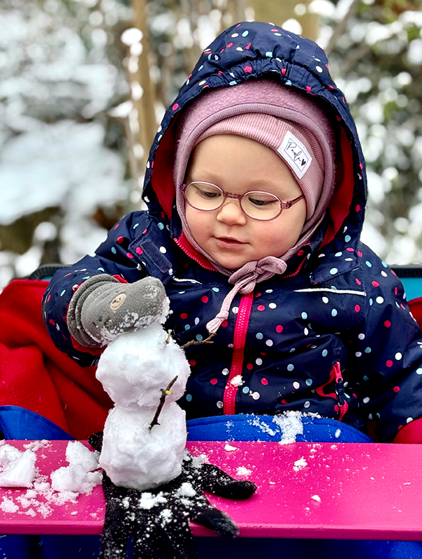 Es schneit, es schneit! Bei Ahoi TiG! bauen wir Tageskinder heute Schneemänner! Kindertagespflege in Braunschweig Nicole Appel – Kindertagespflege, Krippe und Tagesmutter für Braunschweig Gliesmarode, Querum, Riddagshausen, Östliches Ringgebiet, Volkmarode, Bienrode, Waggum, Hondelage, Schuntersiedlung, Kralenriede, Dibbesdorf, Schwarzer Berg, Siegfriedviertel, Nordstadt und Schapen