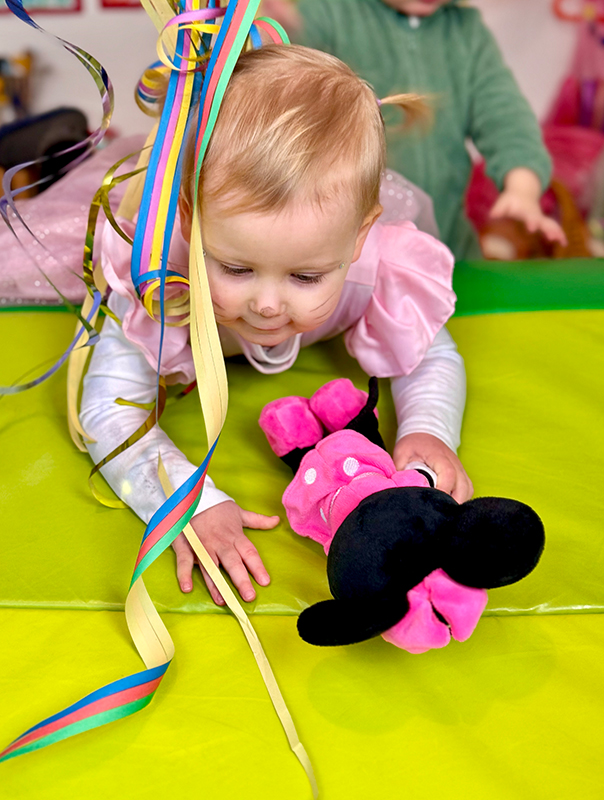 Brunwiek Ahoi! Wir feiern Fasching! Ahoi TiG! Kindertagespflege Braunschweig Gliesmarode – Krippe, Tagesmutter Nicole Appel Brunswiek Ahoi! Bei Ahoi TiG! wird heute Fasching gefeiert! Kindertagespflege in Braunschweig Nicole Appel – Kindertagespflege, Krippe und Tagesmutter für Braunschweig Gliesmarode, Querum, Riddagshausen, Östliches Ringgebiet, Volkmarode, Bienrode, Waggum, Hondelage, Schuntersiedlung, Kralenriede, Dibbesdorf, Schwarzer Berg, Siegfriedviertel, Nordstadt und Schapen, Kitafinder