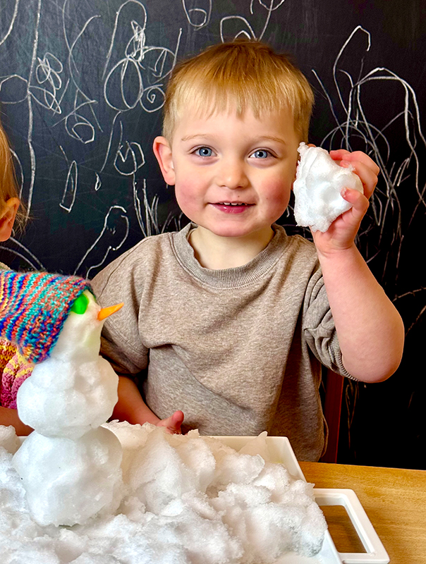 Schnee? Geht überall! Bei Ahoi TiG! heißt es heute Ahoi Schnee! Kindertagespflege in Braunschweig Nicole Appel – Kindertagespflege, Krippe und Tagesmutter für Braunschweig Gliesmarode, Querum, Riddagshausen, Östliches Ringgebiet, Volkmarode, Bienrode, Waggum, Hondelage, Schuntersiedlung, Kralenriede, Dibbesdorf, Schwarzer Berg, Siegfriedviertel, Nordstadt und Schapen, Kitafinder