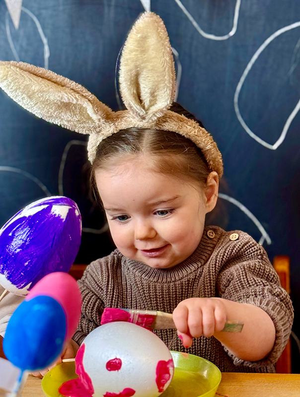 Bei Ahoi TiG! bemalen wir heute Ostereier kunterbunt – Ahoi Osterhase! Kindertagespflege in Braunschweig Nicole Appel – Kindertagespflege, Krippe und Tagesmutter für Braunschweig Gliesmarode, Querum, Riddagshausen, Östliches Ringgebiet, Volkmarode, Bienrode, Waggum, Hondelage, Schuntersiedlung, Kralenriede, Dibbesdorf, Schwarzer Berg, Siegfriedviertel, Nordstadt und Schapen, Kitafinder