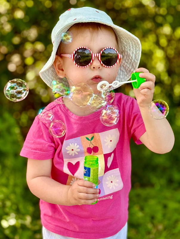 Eins, Zwei, Puuusten! Pusteblumen und Seifenblasen. Ahoi TiG! Kindertagespflege Braunschweig Gliesmarode – Krippe, Tagesmutter Nicole Appel Eins, Zwei, Puuusten! Bei Ahoi TiG! sind wir mit Pusteblumen und Seifenblasen draußen unterwegs! Kindertagespflege in Braunschweig Nicole Appel – Kindertagespflege, Krippe und Tagesmutter für Braunschweig Gliesmarode, Querum, Riddagshausen, Östliches Ringgebiet, Volkmarode, Bienrode, Waggum, Hondelage, Schuntersiedlung, Kralenriede, Dibbesdorf, Schwarzer Berg, Siegfriedviertel, Nordstadt und Schapen, Kitafinder