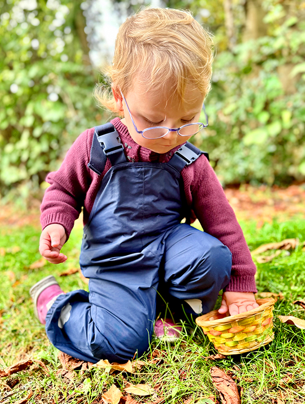 Ahoi Kastanien! Kastaniensammeln im Herbst. Ahoi TiG! Kindertagespflege Braunschweig Gliesmarode – Krippe, Tagesmutter Nicole Appel Ahoi Kastanien! Bei Ahoi TiG! sind wir draußen unterwegs und sammeln Kastanien! Kindertagespflege in Braunschweig Nicole Appel – Kindertagespflege, Krippe und Tagesmutter für Braunschweig Gliesmarode, Querum, Riddagshausen, Östliches Ringgebiet, Volkmarode, Bienrode, Waggum, Hondelage, Schuntersiedlung, Kralenriede, Dibbesdorf, Schwarzer Berg, Siegfriedviertel, Nordstadt und Schapen, Kitafinder